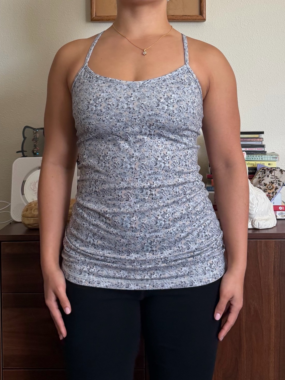 Retro Lululemon Womens 6 Flow Y Gray Micro Floral Racerback Workout Tank Active